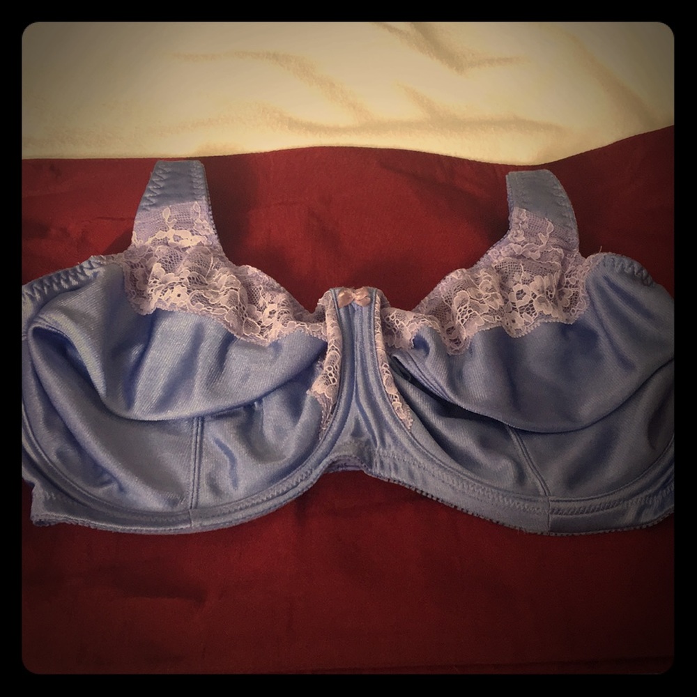 Purple lace detail bra